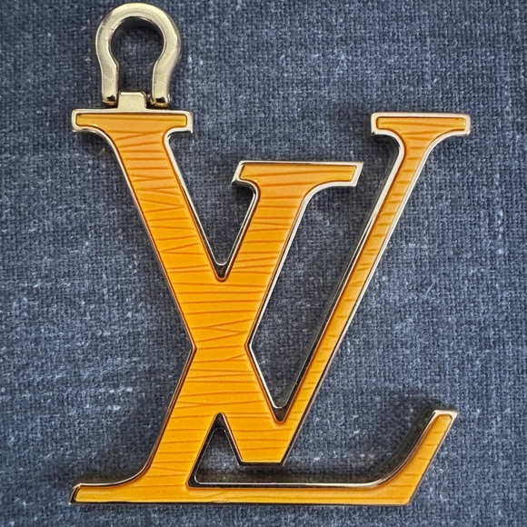 Louis Vuitton Charm (Riverside) - Picture 2 of 3